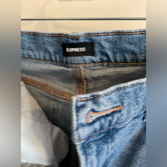 EUC size 10 Express split hem jeans-priced to sell! Make me an offer - Picture 2 of 3